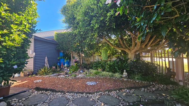 6 Bedroom Property for Sale in Fraaiuitsig Western Cape